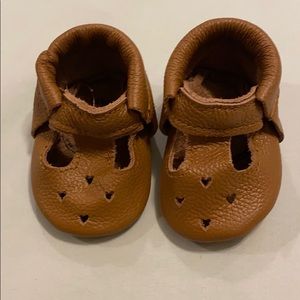 Bird Rock Baby size 2 classic Brown Mary Janes